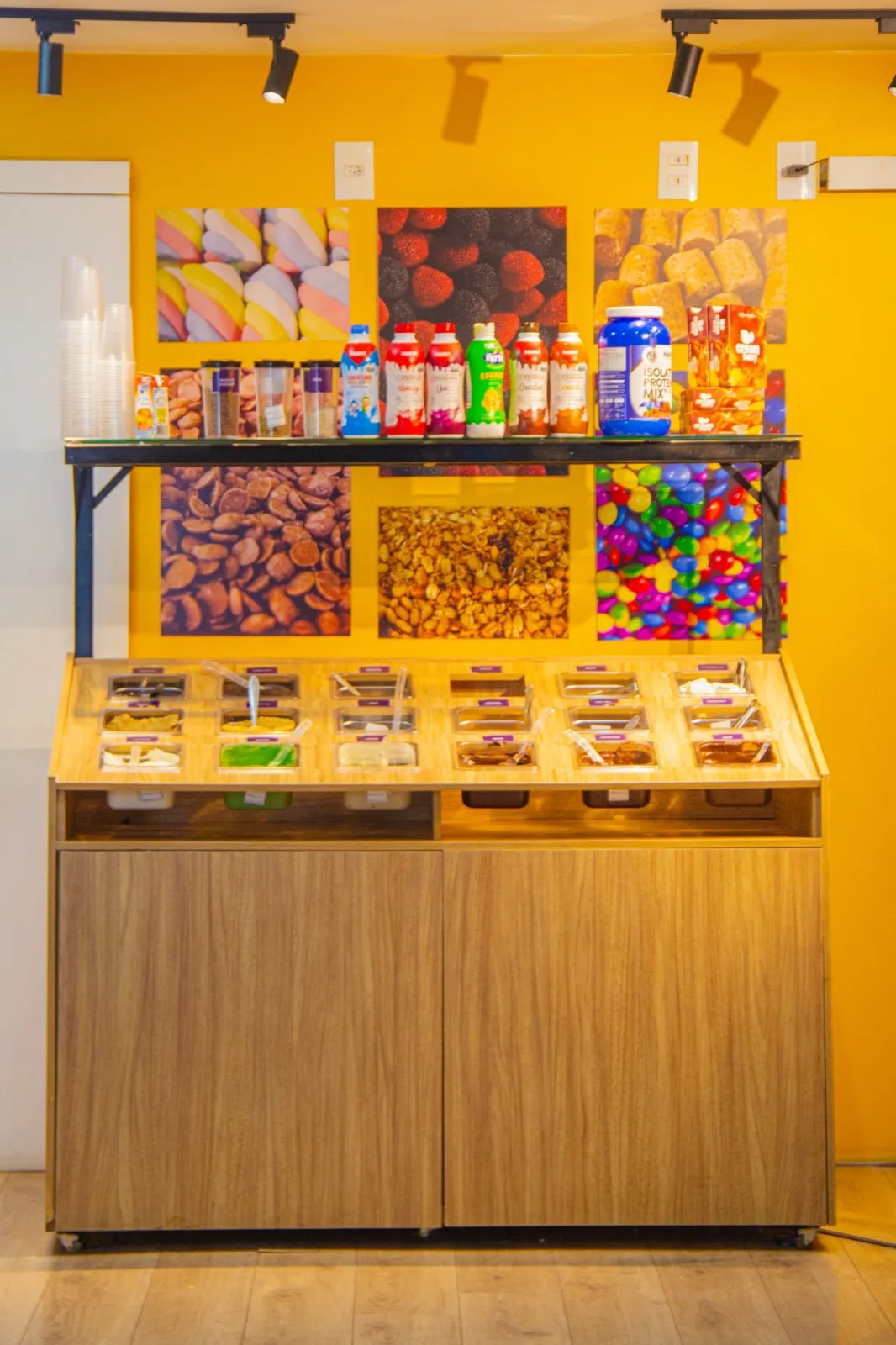 Estação com mais de 40 toppings
